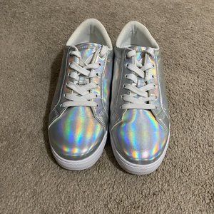 Calvin Klein Women's Sneakers Shiny Silver Reflective Sz 7.5